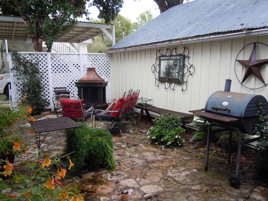 Carriage House Fredericksburg Bed & Breakfast Dış mekan fotoğraf