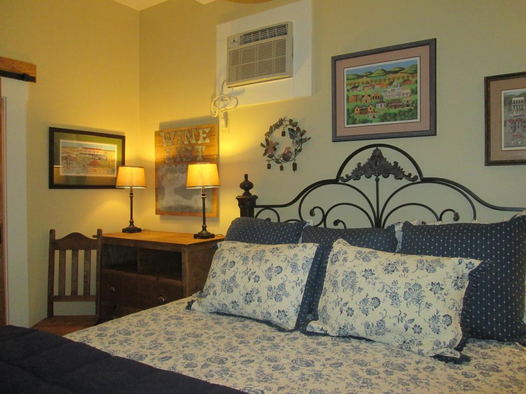 Carriage House Fredericksburg Bed & Breakfast Dış mekan fotoğraf