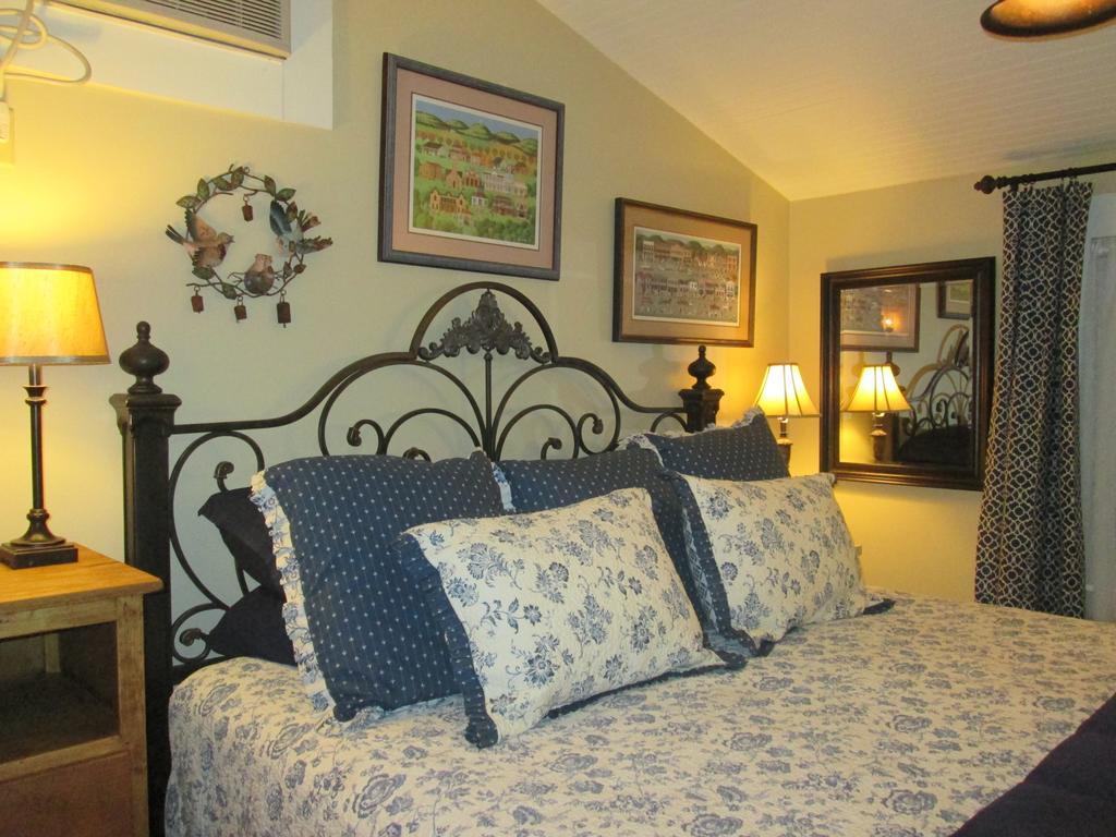 Carriage House Fredericksburg Bed & Breakfast Dış mekan fotoğraf